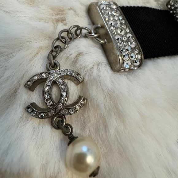 Chanel Crystal Bow Bracelet - Picture 4 of 7